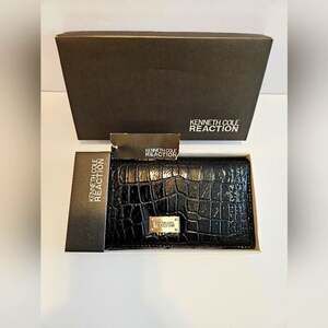 Kenneth Cole Reaction Slim Clutch/ Wallet Faux Snake Skin Black NWT